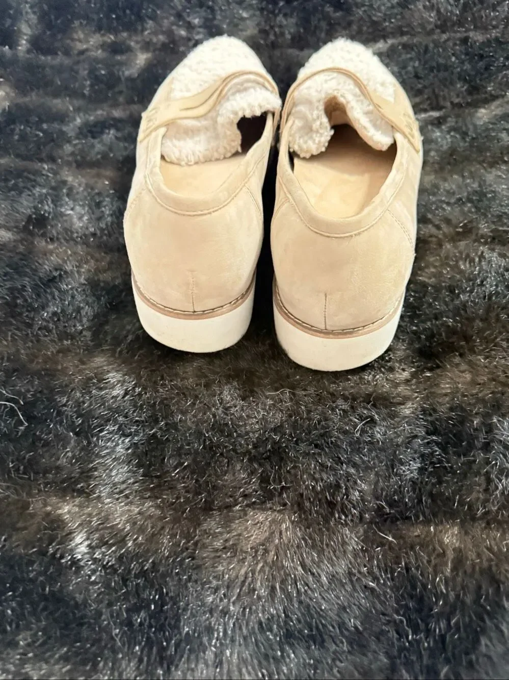Vionic Cheryl Faux Fur Womens Size 9 Beige Casual Slip-On Loafer Flats Shoes